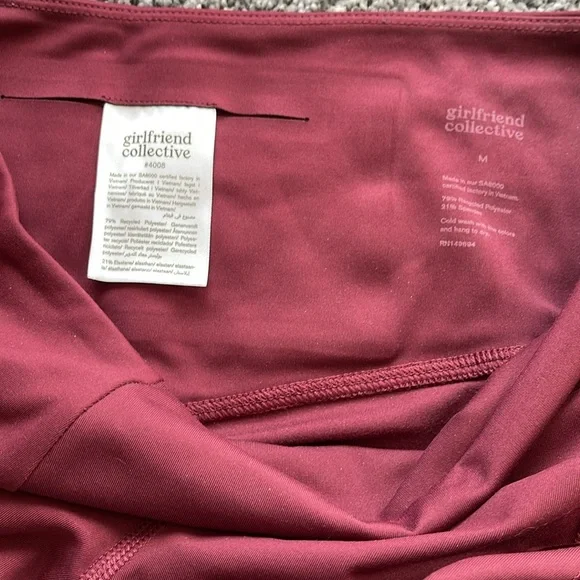 Compressive High-Rise Legging Recycled Plastic - Picture 5 of 7